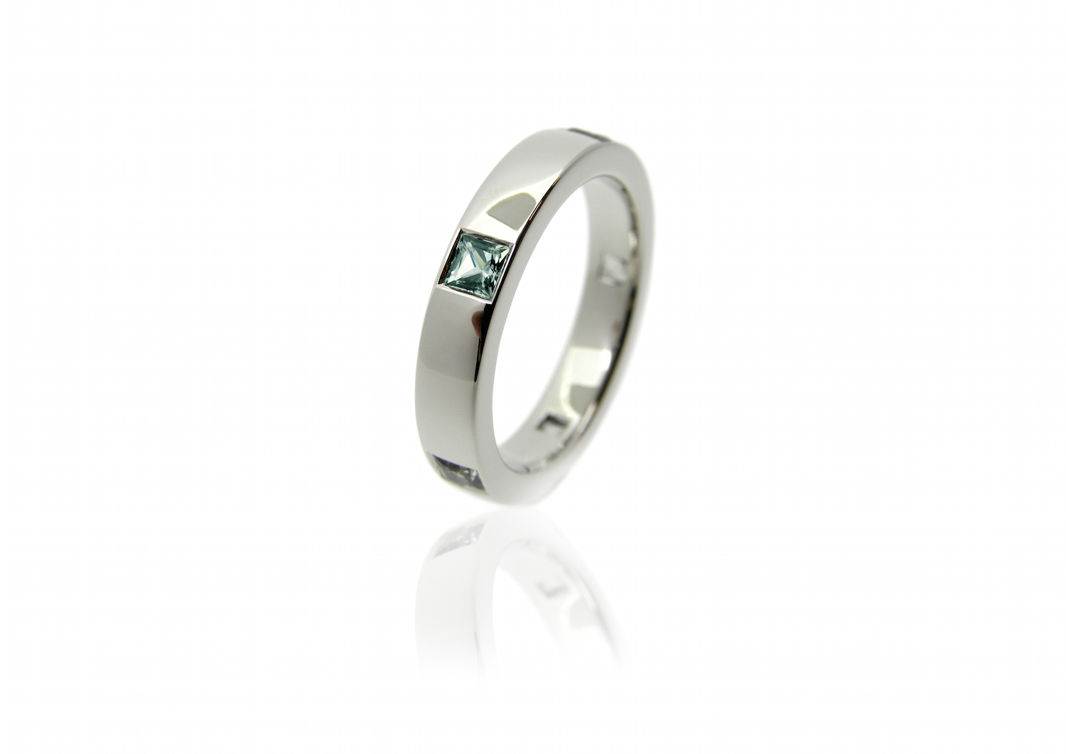 Damenring, Alliance, Weissgold, Princess, Safir, Saphir, Anfertigung, Schmuck, Ringe, Goldschmiede, Faktor S, Winterthur