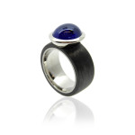 Damenring, Ring, Weissgold, Carbon, Safir, Cabochon, Goldschmiedearbeit, Unikat, Schmuck, Weissgoldring, Faktor S, Winterthur