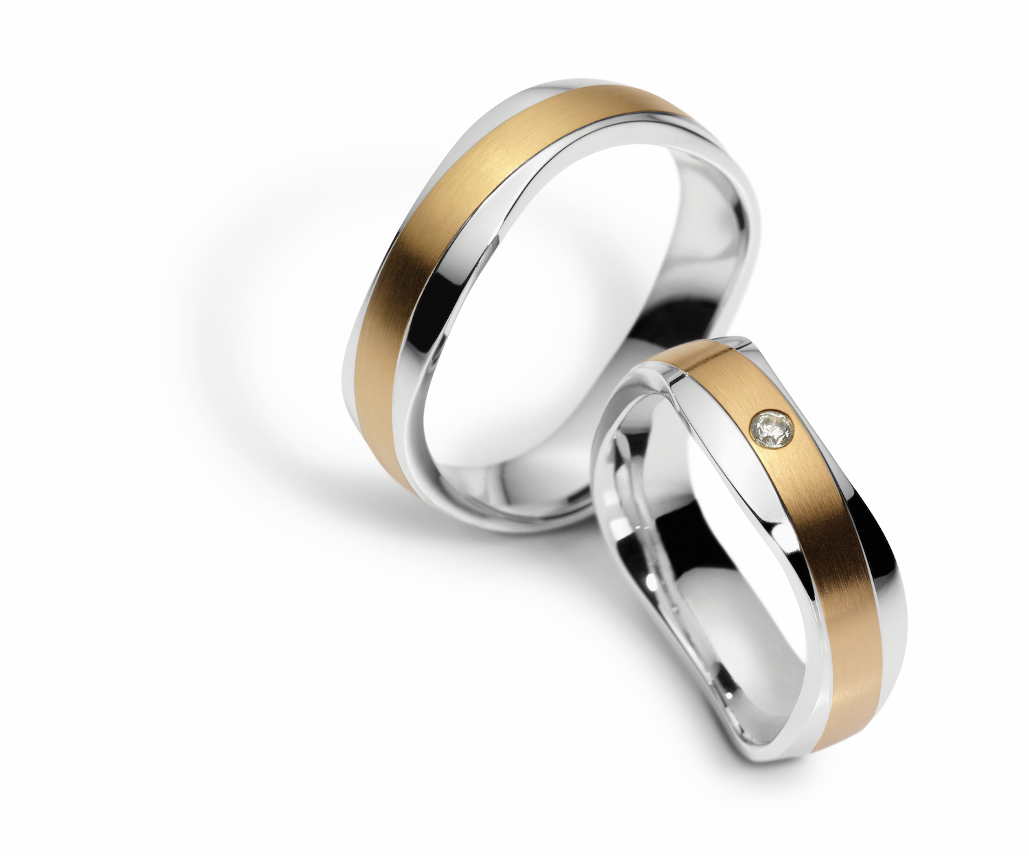 Eheringe, Trauringe, Partnerrine, Weissgold, Gelbgold, Brillant, Diamant, Goldschmied, Hochzeitsschmuck, Anfertigung, Sahak, Zürich, Trauring Lounge, Trauringschmiede, Weitegasse 